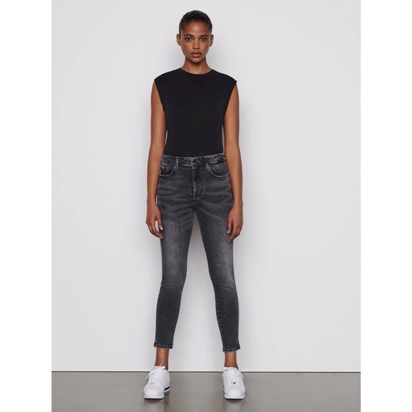 le one skinny crop hughes